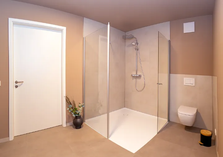 Badezimmer barrierearme Eck-Wohnung